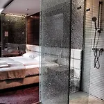 Lent Hotel