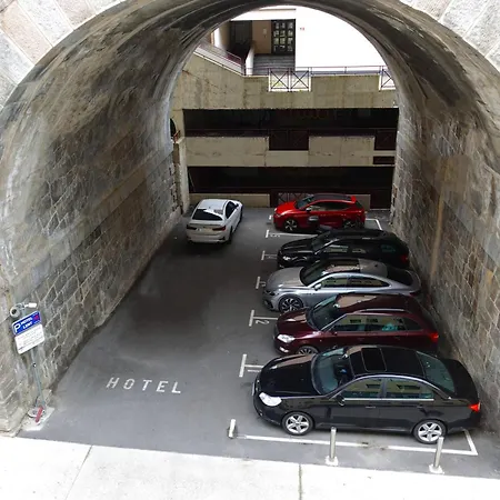 Lent Hotel